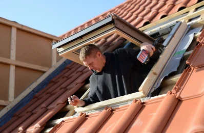 Pose de fenêtres de toit Velux à Pompogne